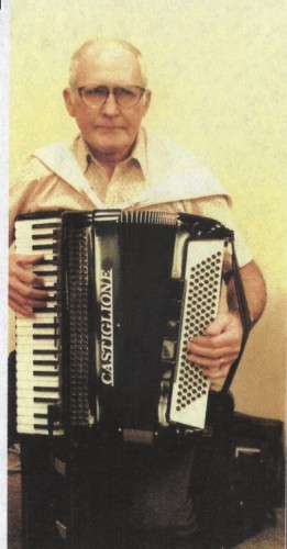 Oscar with his accordion